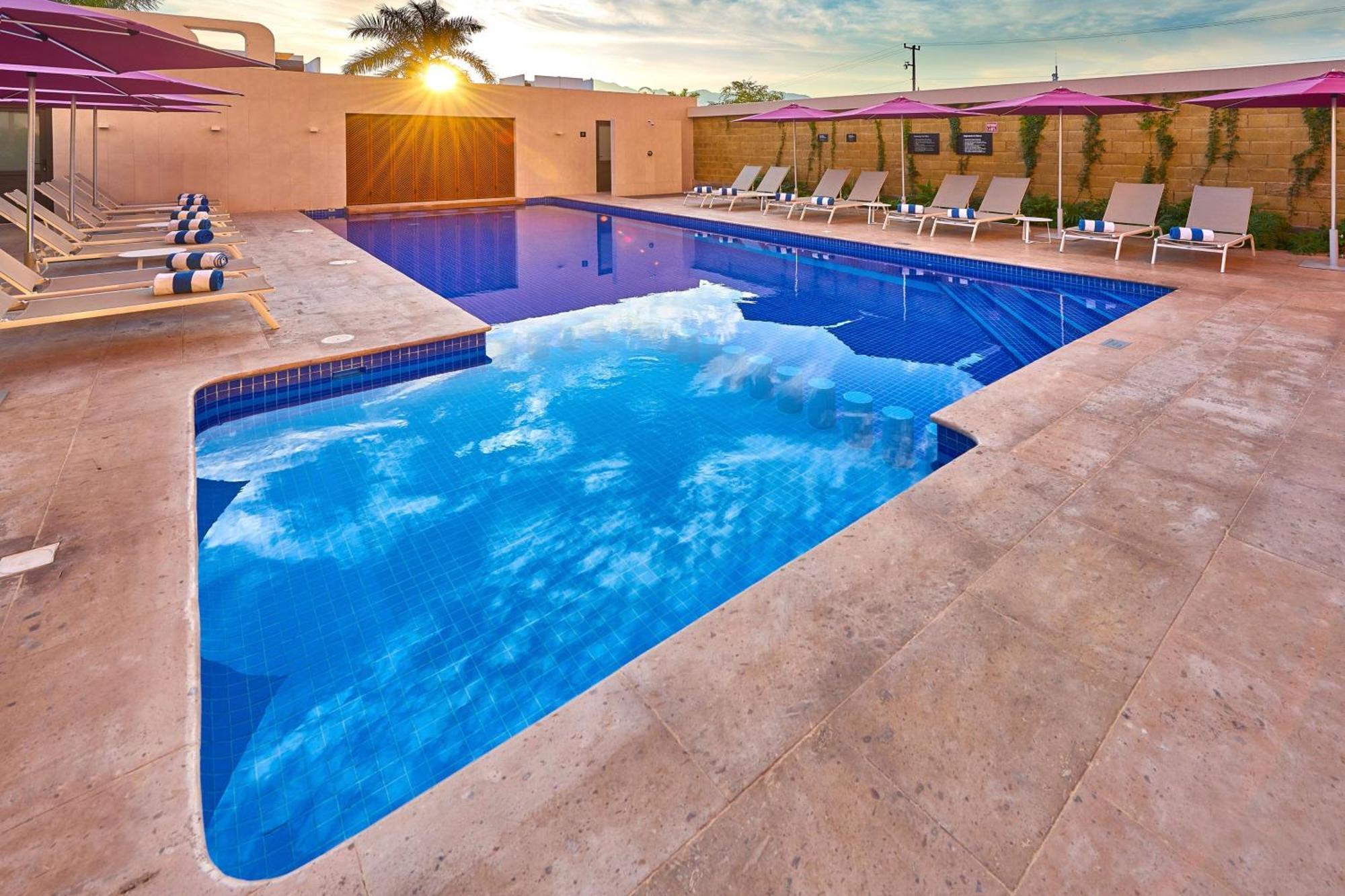 City Express Plus By Marriott Puerto Vallarta Bagian luar foto