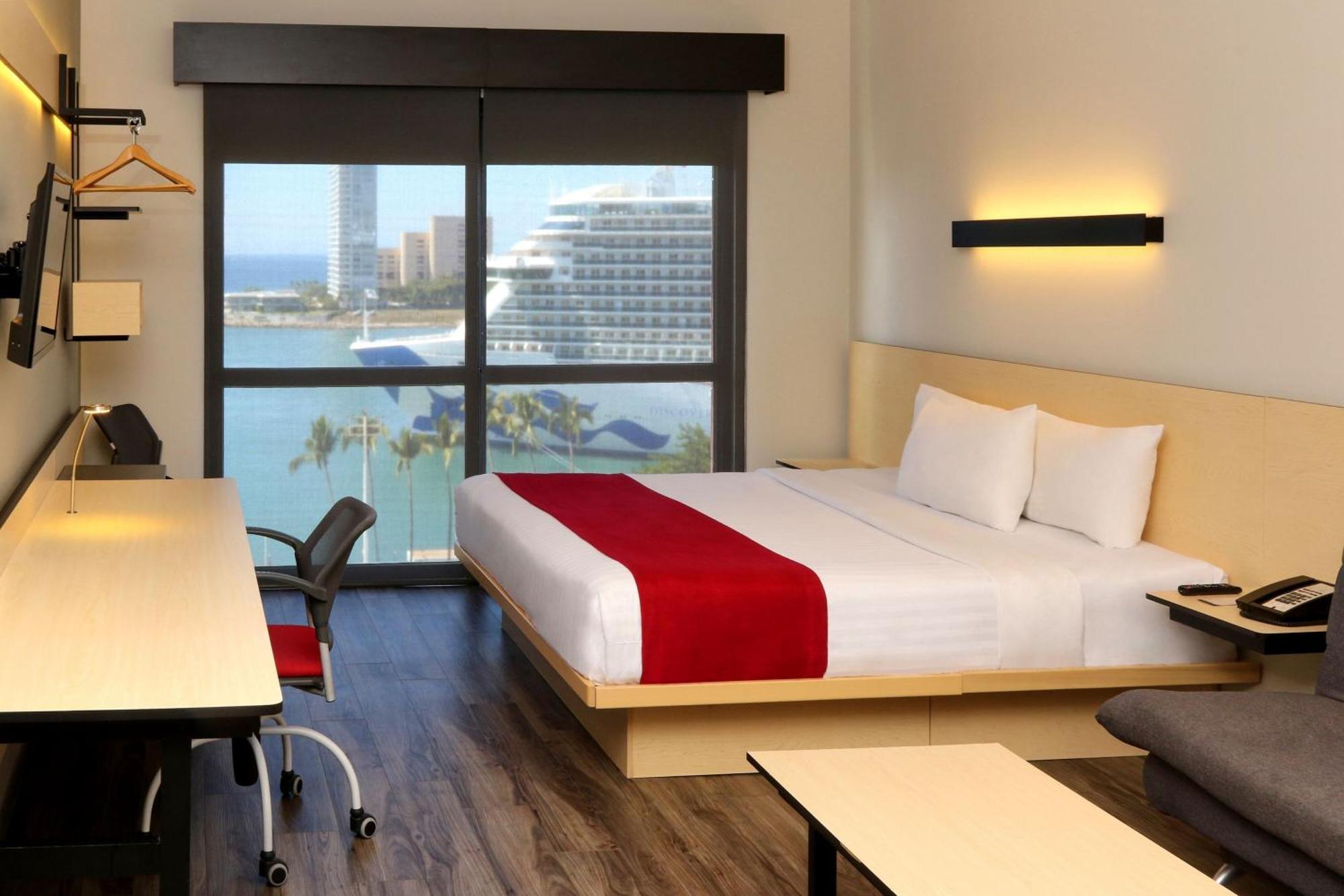 City Express Plus By Marriott Puerto Vallarta Bagian luar foto