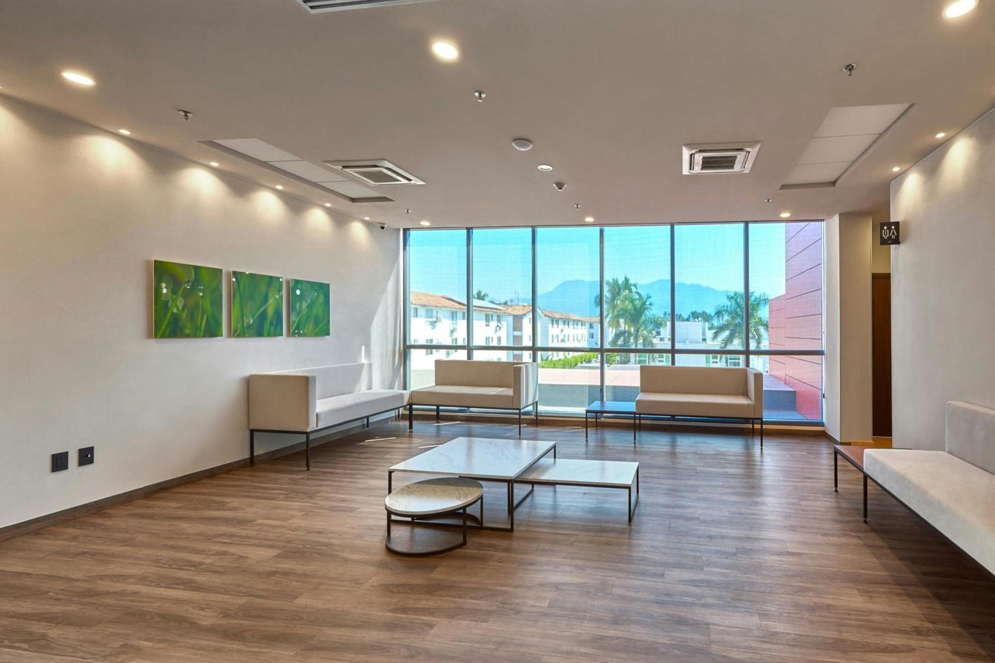 City Express Plus By Marriott Puerto Vallarta Bagian luar foto